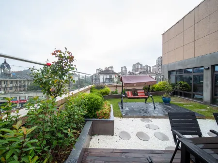 GEM Hotel (Chizhou High-speed Railway Station) Отели рядом с достопримечательностью «Pingtianhu Lotus Platform»