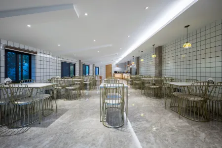 xuanyi youxuan hotel Отели рядом с достопримечательностью «Tongling Liqiao River Town Resort»