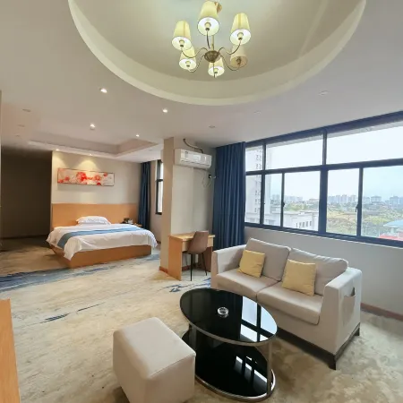 Yazhi Jixiang Hotel