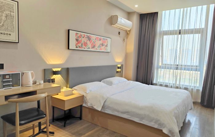 Colour Hotel (Nanchang west station)
