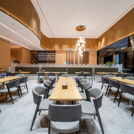 Luodian Mucheng · Banshan Hotel (Luodian Mingzhu Square Branch)