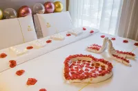 Dequan Hotel (Beijing Railway Station Guangqumenwai Sabway Station Branch) - Romantic