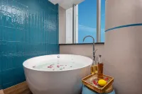 Weiyuan International Hotel (Fuyang High-speed Railway Station)