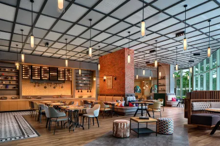 Moxy Putrajaya Отели рядом с достопримечательностью «Палм Гарден Голф Клаб»