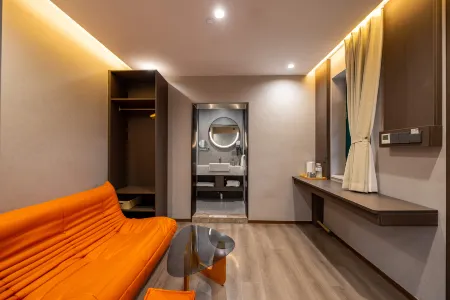 World Guanyunli Hotel (Qingdao Zhanqiao Zhongshan Road Branch) Отели рядом с достопримечательностью «Qingdao International University»