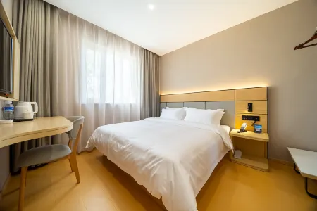 Lanfeng Hotel (Qingdao North Station)