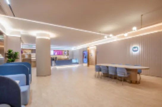 HanTing Hotel (Zhenjiang Dingmao Wuyue Plaza)