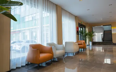 GreenTree Inn Express Hotel (Dongying North Second Road Branch) Отели рядом с достопримечательностью «Академия Инженерных Инженерных Институт»