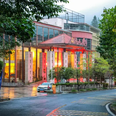 Jing Tai Hotel Hotels near Longtan Scenic Area