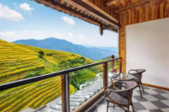 竜勝雲漫田間観景中国式旅館