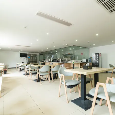 Shankee Chain Hotel (Bozhou Railway Station Wanfu Grand Market)