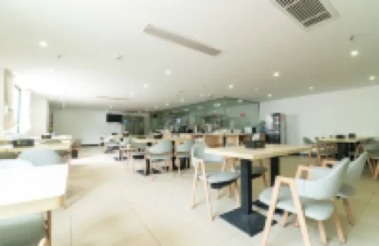 Shankee Chain Hotel (Bozhou Railway Station Wanfu Grand Market)