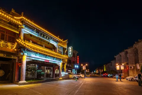 Floral  Hotel·Sanjiantang Hotel (Huayin Huashan Scenic Area)