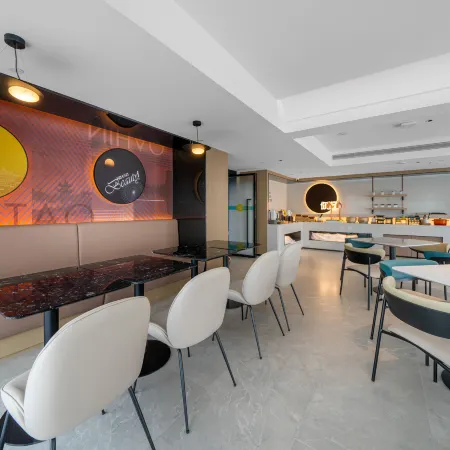 Ni Hao Hotel (Xiantao Sibao Road Fuyoubaojianyuan)