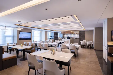 Atour Hotel Jinan Shandong International Convention and Exhibition Center Yijia Отели рядом с достопримечательностью «University of Jinan South Campus»