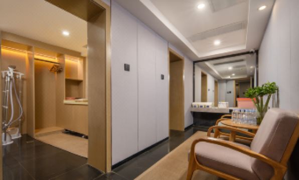 Zenec International Hotel (Chengdu Chunxi Tai Koo Li)