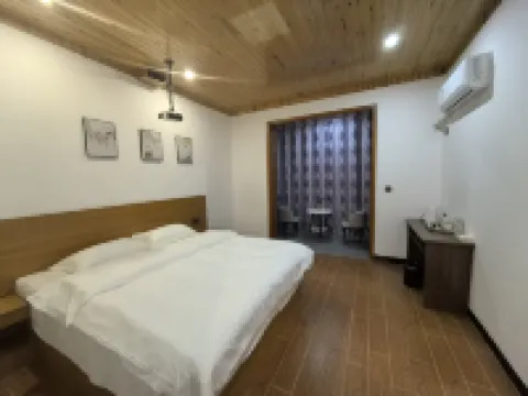 Bamboo Shadow Leisure Resort Hotel