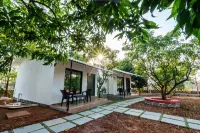 Lsq Ruturaj Farms Hotel di Wavarle