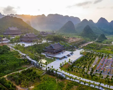 Tam Chuc Complex Отели в г. Phu Ly