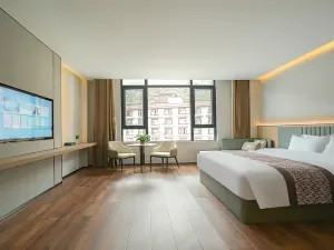 Shengxidun International Hotel (Ganzi Batang 318 National Highway)