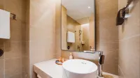 BaiYee  Art Hotel (Beijing Houhai Nanluoguxiang Subway Station Branch) - Balkon