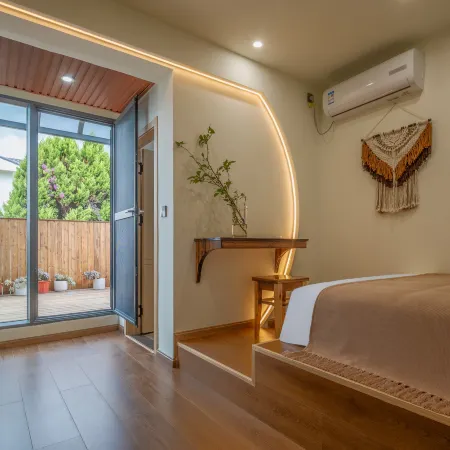 Kunming Shallow Light Inn (Haigeng Dam Branch)