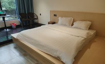 Yuhui Mountain Villa Homestay (Gulong Canyon)