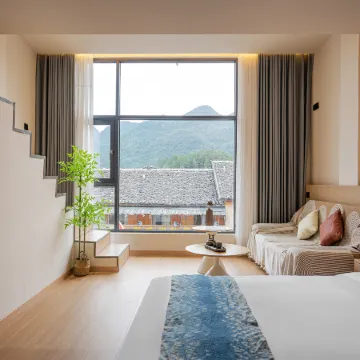 Nanjia Tingfeng Yese (Libo Xiaoqikong East Gate)