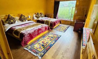Kangding Huaxiang Siyizhijia Homestay