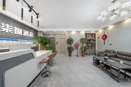 678 Smart Hotel (Zhengzhou Xinzheng International Airport Chang'an Road South Subway Station Branch)