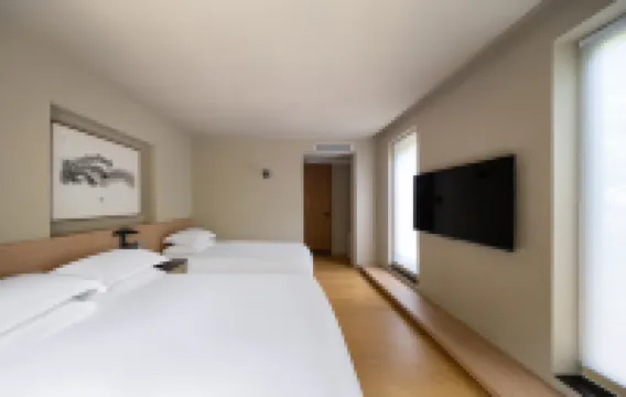 花築·其間·咖啡民宿 （西湖區靈隱寺店） 西湖區附近的飯店