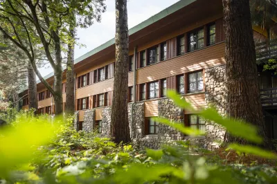 Disney Sequoia Lodge Hôtels à proximité de : Paroisse des Portes de la Brie