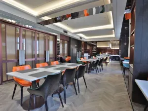 Xinzhou Weiena Hotel International (Qiyi North Road)