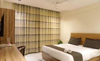 Hotel GoodLuck House Near Delhi airport