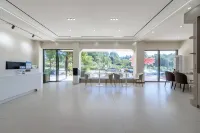 Chunting Lifestyle Aesthetic Vacation Apartment (Xiaoqikong Scenic Area East Gate Ticket Hall)