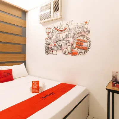 RedDoorz near Fishermall Quezon City Hotel berhampiran Stesen LRT Monumento
