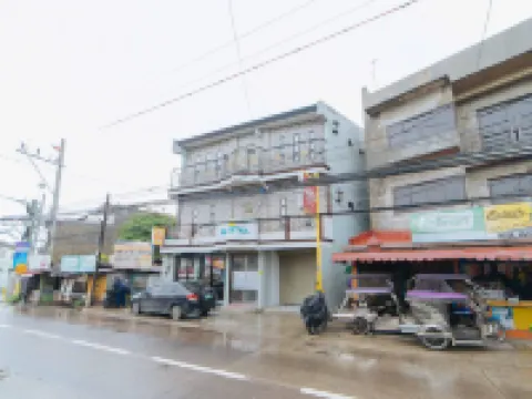 レッドドアーズ @ サン アントニオ ビナン ビニャンのホテル