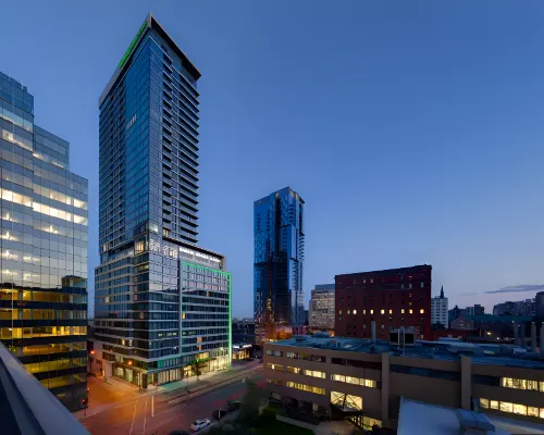Holiday Inn & Suites MONTREAL CENTRE-VILLE OUEST by IHG Hotels in Montreal