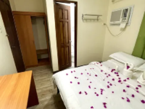 Pink Ocean Diving Resort Sabang Puerto Galera โรงแรมในเปอร์โตกาเลรา