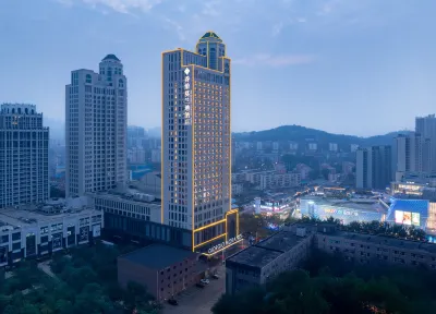 The GiorgioMorandi Hotels (Yantai Station Wuyue Plaza) Hotel in zona Revolutionary Martyr Monument