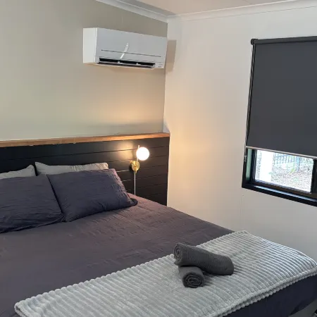 Family retreat in Ningi. Pet friendly!