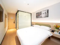 The selected hotel (Changshu Fangta Street Yushan Store) - parking