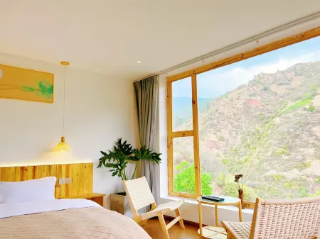 Nuo deng Fu jia liu fang Отели в г. Юньлун