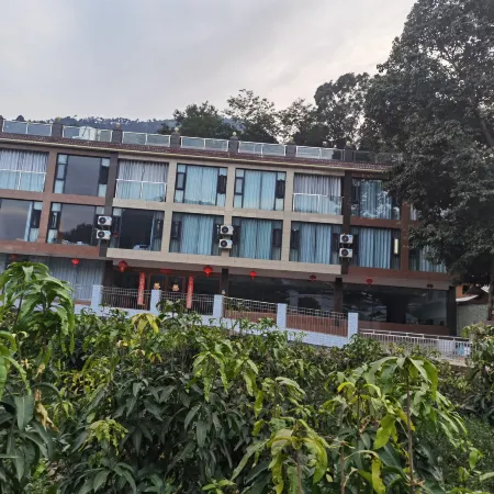 Mingri Hotel
