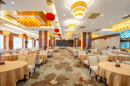 White Dolphin Hotel Отели рядом с достопримечательностью «Qinzhou University Xianghuiyuan Campus»