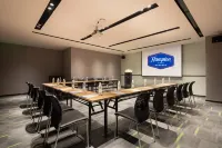 Hampton by Hilton Nanning East Station - Business