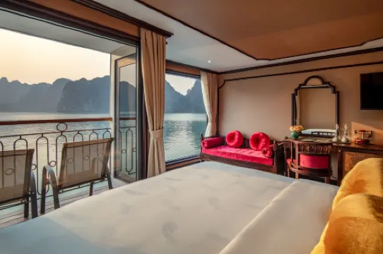 Indochine Grand Lan Ha Bay