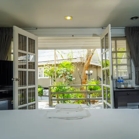 Luna Hut Resort HuaHin Отели рядом с достопримечательностью «Пляж Сай Ной»
