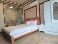 웡안 배츨러 아파트 (롱컹 공원)