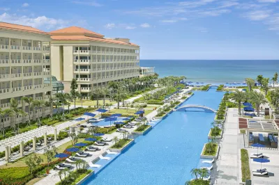 Sheraton Grand Danang Beach Resort & SPA Hôtels à : Da Nang
